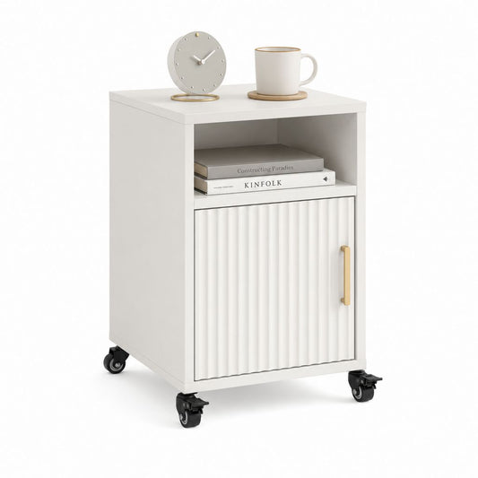 Table de chevet mobile en panneau de maquillage et MDF blanc avec porte rainurée, compartiment ouvert et 4 roues, 45 × 40 × 65 cm